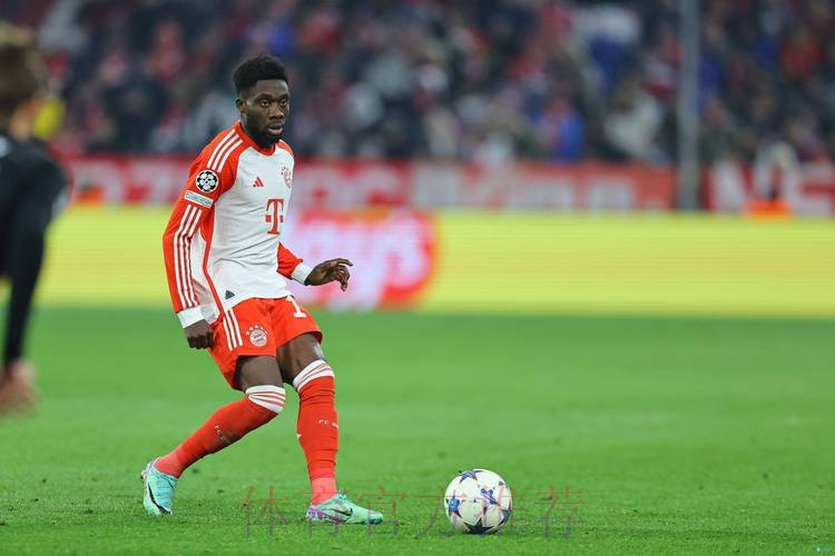 西媒:皇马引援的首要目标是阿方索-戴维斯 西媒:皇马引援的首要目标是阿方索-戴维斯